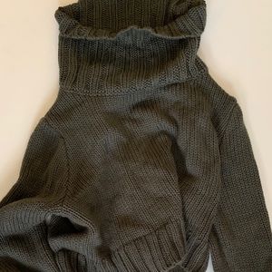 Gray turtleneck crop top